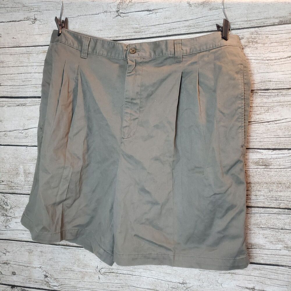 Cherokee Wrinkle Resist Khaki Olive Green Shorts Size 42